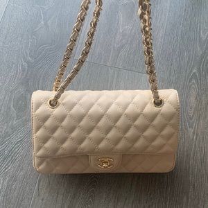 Double flap bag CHANEL AA++ Not A - uthentic.